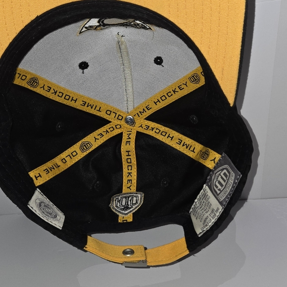 Pittsburgh Penguins NHL Hat Old Time Hockey Leopard Print Black Gold Snapback - Picture 4 of 6